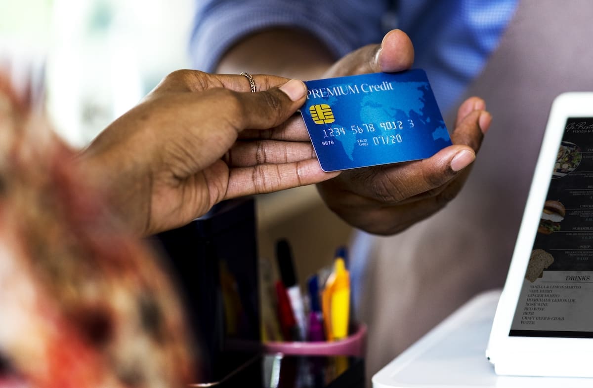 Digitalisierung und Kundenerfahrung kreditkarte